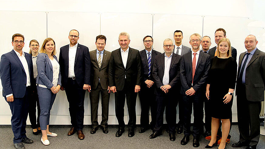 NRW-Minister für Digitalisierung besucht BWI GmbH in Bonn