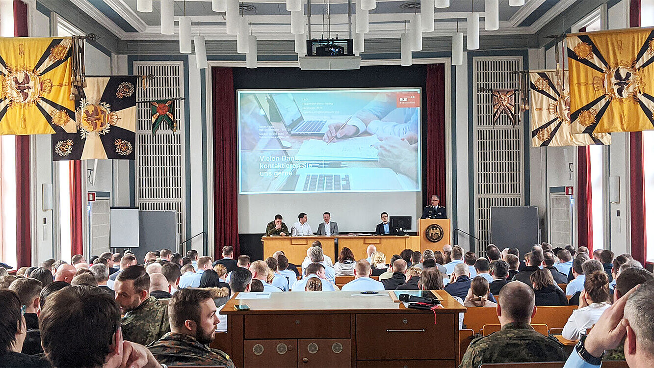 Vorbereitung zum Rollout: Einweisung der Nutzer an der Führungsakademie © FüAkBw