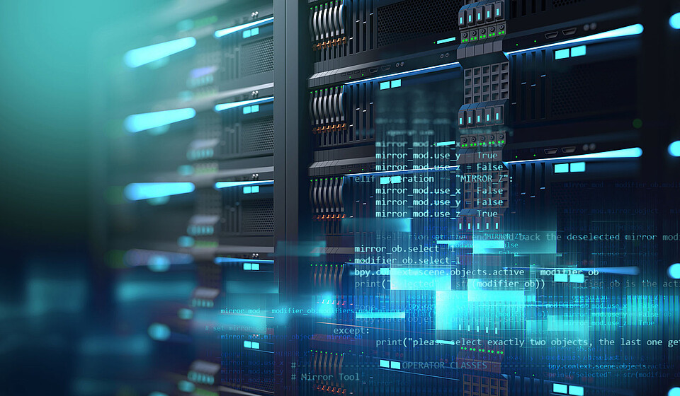 Server-Racks in einem Rechenzentrum © monsitj/iStock