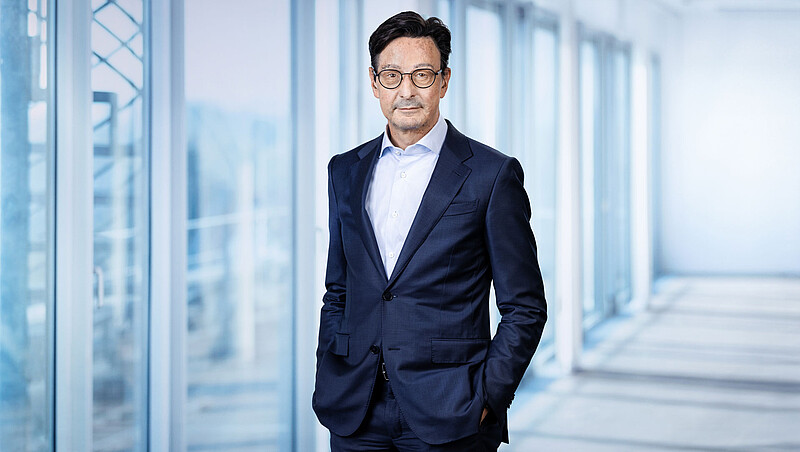Der CEO Dr Bernhard Günther im Porträt format