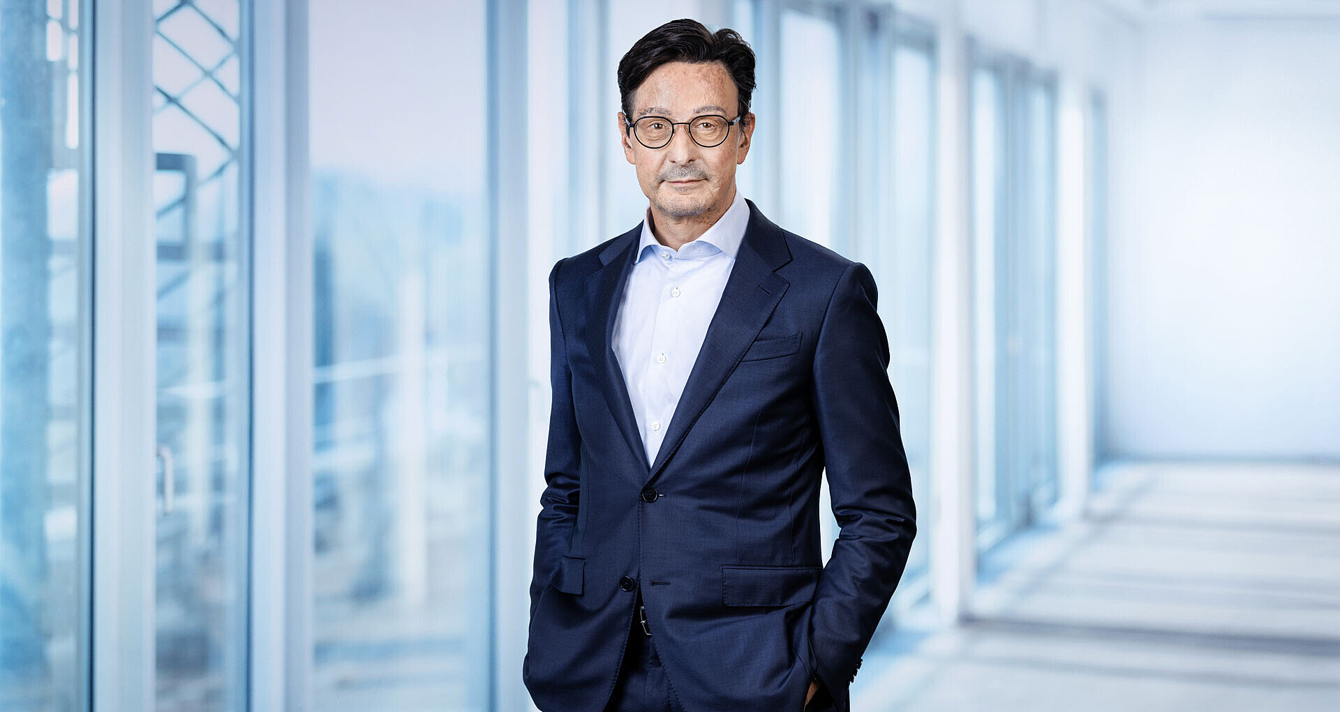 Der CEO Dr Bernhard Günther im Porträt format